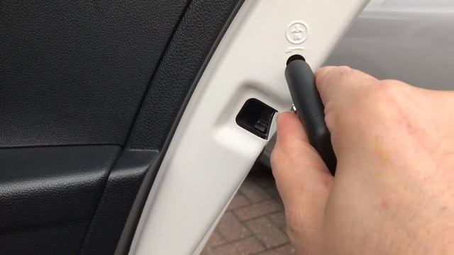 How to turn on the child lock on a 2018 Skoda Fabia смотреть онлайн