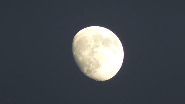 Panasonic HDC-SD60 Moon Zoom Test смотреть онлайн
