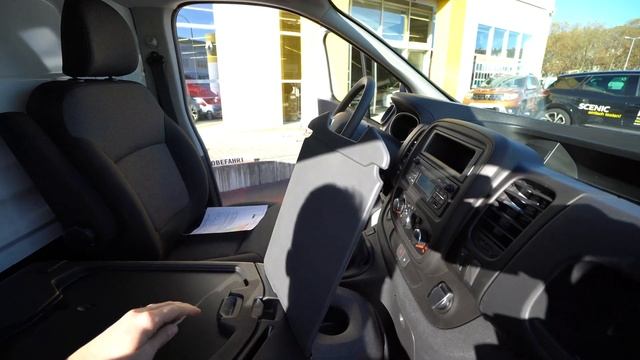 Renault Trafic 2021 L1H1. Komplette Beschreibung und Innen und Außenansicht. смотреть онлайн