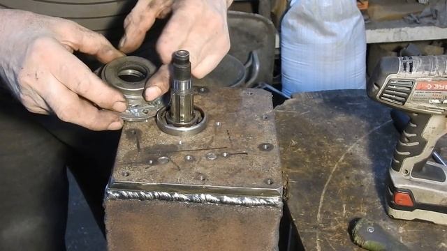 сделал НОВЫЙ РЕВЕРС на кпп ВАЗ без изменения длины кпп смотреть онлайн