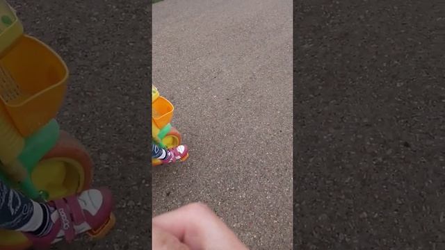 ??Азаленька, учиться кататься на велосипеде. ??? смотреть онлайн