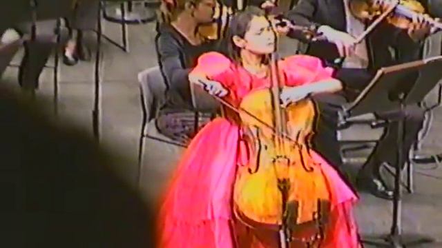 11-yr Old Han-Na Chang Plays Dvorak Cello Concerto 3rd Movement (1994)