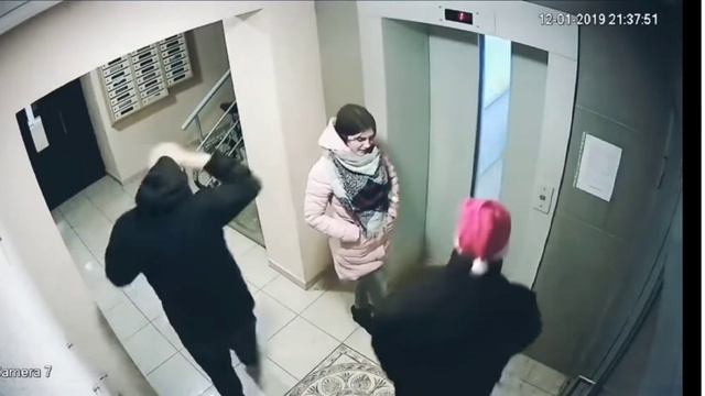 Приключения Санты, Снегурочки и оленя в подъезде. смотреть онлайн