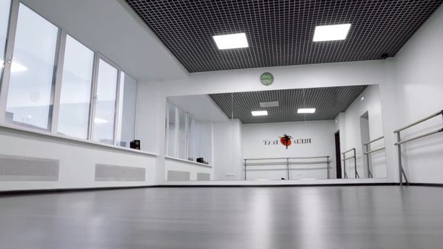 Интерьер Танцевальной студии Red Hat смотреть онлайн