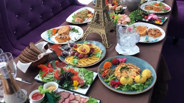 Презентация блюд на новогоднии корпоративы в шоу ресторане Абажур