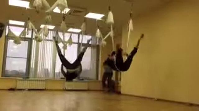 Йога антигравити в фитнес клубе Адмиральский смотреть онлайн