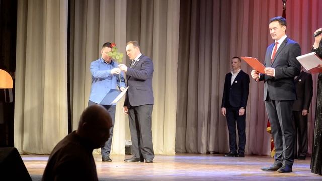 Глава города Коврова Ю.А.Морозов награждает сотрудников ЗиДа смотреть онлайн