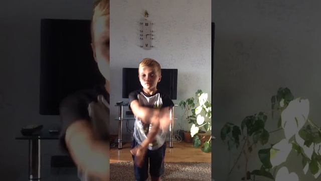 Подтягивания 3 подхода по 8. раз смотреть онлайн