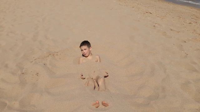 Египет Красное море Сан Саныч закопан в песке смотреть онлайн