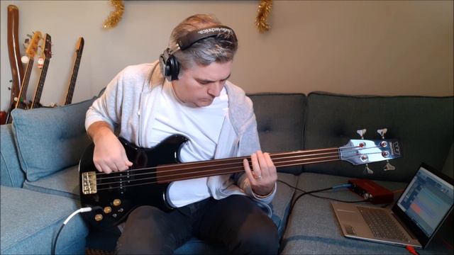 Suzanne Vega "Gypsy" bass cover. смотреть онлайн