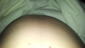 малыш переворачивается в животике