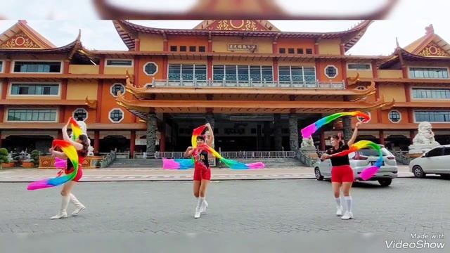 富贵花开迎新年- Fu Gui Hua Kai Yin Xin Nian- CNY 2023- Linedance смотреть онлайн