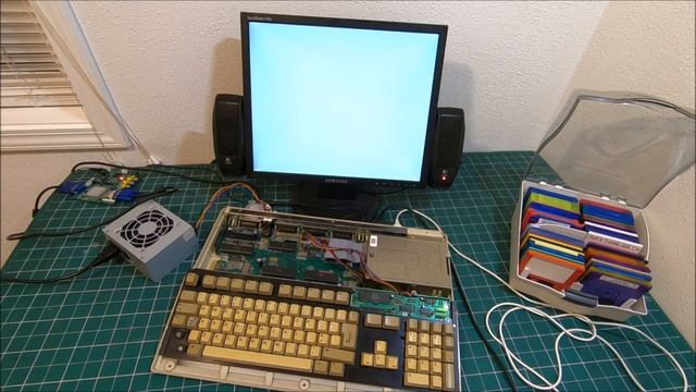 Commodore Amiga 500 Plus from eBay with Black Screen Error / inspection and first test (part 1) смотреть онлайн
