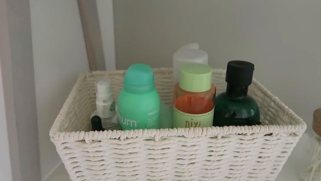 Bathroom declutter and deep clean ?? Organising my makeup collection | Sort Your Life Out 3 | ad смотреть онлайн
