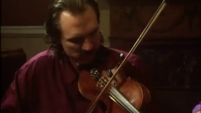 Far from home - feat. Martyn Bennett смотреть онлайн