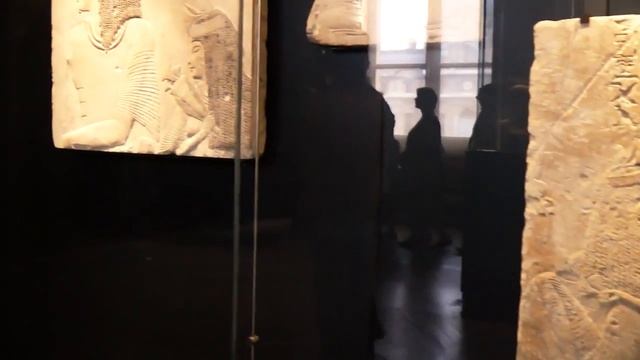 Парижский Лувр (Louvre Museum Paris) смотреть онлайн