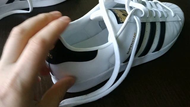Обзор Кроссовок Adidas Superstar East River Rivalry смотреть онлайн