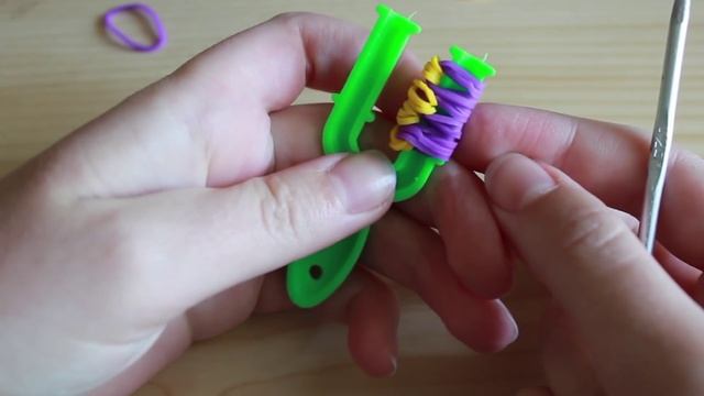 ЦВЕТОЧЕК - КОЛЬЦО из РЕЗИНОК | Rainbow Loom Flower Ring смотреть онлайн