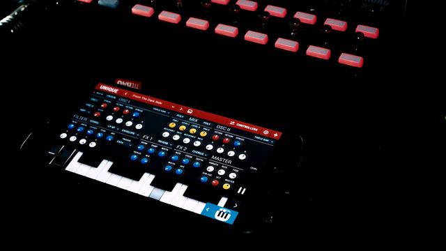 Sugar Bytes Unique on the Samsung S6 (external sequencer) смотреть онлайн