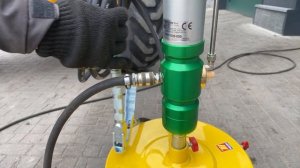 Нагнетатель смазки Meclube 013-1106-000 (пневматический)