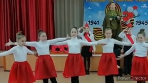 Инсценировака песни (красные маки ?