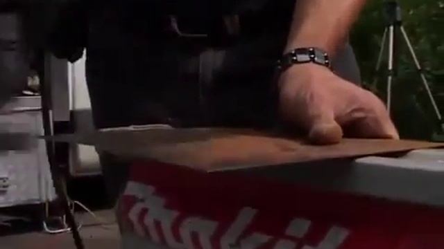 Электрические ножницы по металлу Makita JN1601 смотреть онлайн