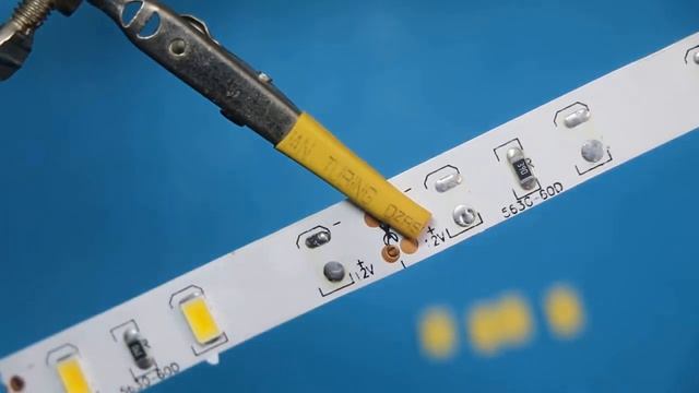 ПОСМОТРИ Простая замена SMD светодиода своими руками смотреть онлайн