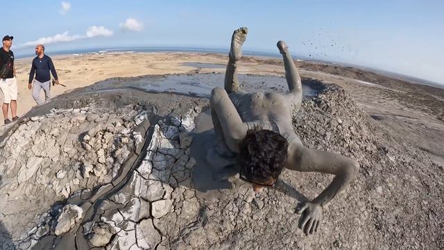 Unlimited ಪೆಟ್ರೋಲ್ ? 24/7 ಬೆಂಕಿ.! ಯಾವುದು ಮಾರಾಯ ಈ ದೇಶ.? | Dr Bro смотреть онлайн