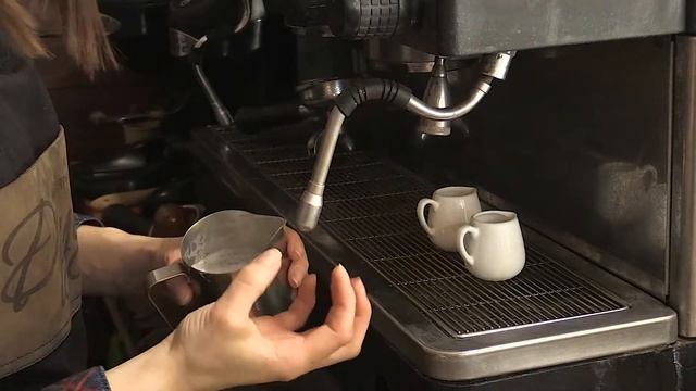 Урок 4. Робота з молоком. Кава з молоком. смотреть онлайн
