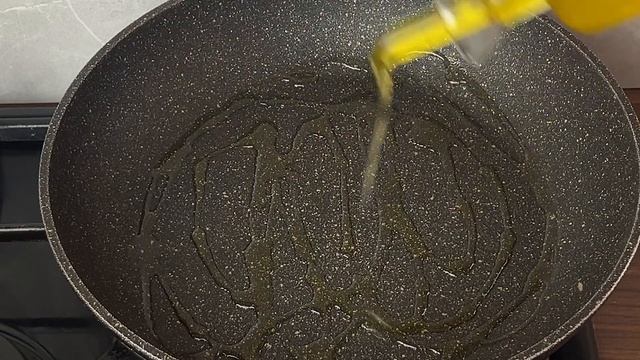 Jeder wird Sie heiraten, nachdem er dieses einfache, saftige Hähnchen-Abendessen probiert hat! смотреть онлайн