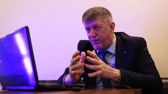 Комиссию лженауки ликвидировали Скорость света Логика Фэйсом об тэйбол смотреть онлайн