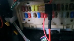 Подключение регистратора в блок предохранителей