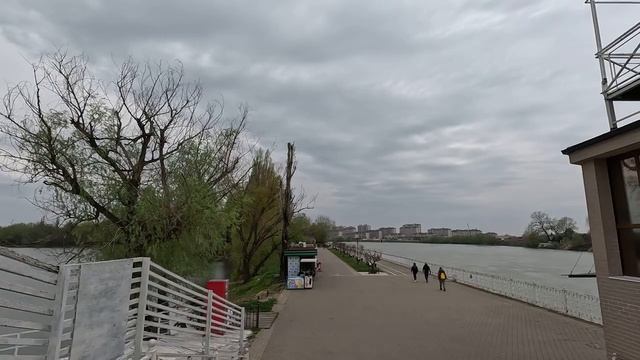 КРАСНОДАР, КУБАНСКАЯ НАБЕРЕЖНАЯ. НЕ ВПЕЧАТЛЯЕТ! ЕСТЬ ЛИ ЗАПАХ, НЮХАЮ ЛИЧНО:)). 11.04.23 смотреть онлайн