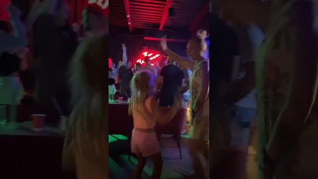 завела будильник