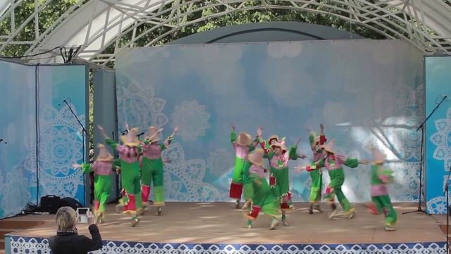 Образцовый ансамбль танца «Лапушки» смотреть онлайн