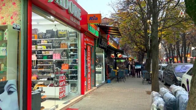 Blloku, Tirana Albania - Walking Tour, The most famous area in Tirana, Winter 2023 [4K HDR] смотреть онлайн