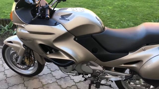 Honda NT650V Deauville 1999, 49000 km смотреть онлайн