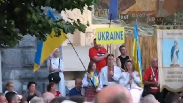 Lourdes, France Паломництво до Люрду. смотреть онлайн