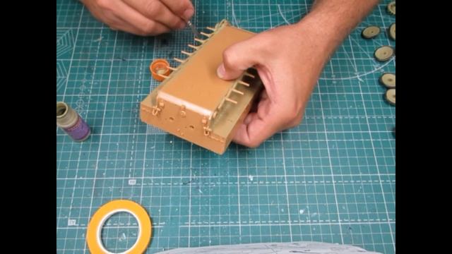 Немецкий тяжелый танк PzKpfw VI "Tiger" Ausf. E (1/35) смотреть онлайн