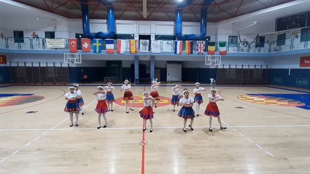 Russian dance.Training.Dance school "Sheherazade", Iksal. Choreographer, Irina Jammal. 26.12.19 смотреть онлайн