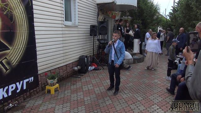 Песни во дворе дома Михаила Круга смотреть онлайн