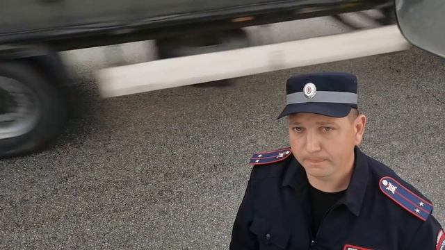 Размазанные погоны на дороге \ Подгузник не одетый на нос смотреть онлайн