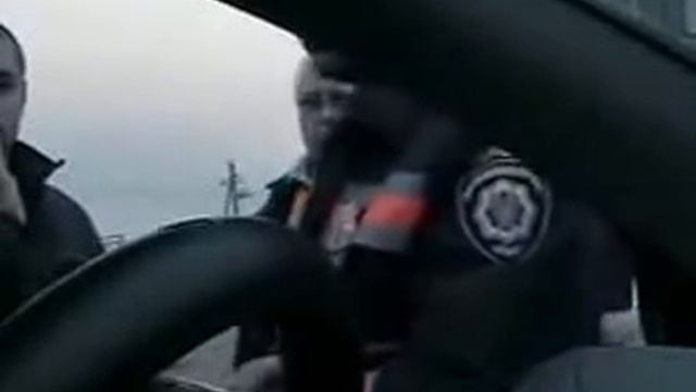 ГАИШНИК ОПОЗОРИЛСЯ ПРИКОЛ ДПС ГИБДД ГАИ! смотреть онлайн