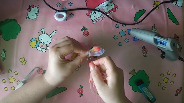 Бантик из помпончиками МК смотреть онлайн