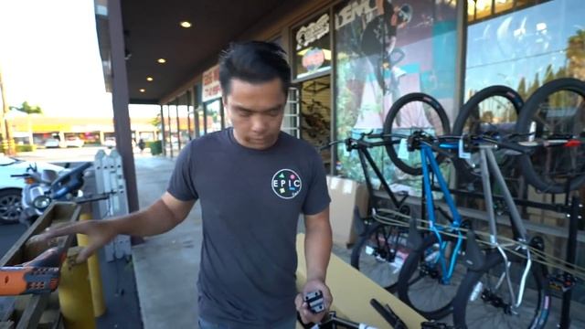 HOW TO UNBOX AND ASSEMBLE A COMPLETE BMX BIKE! смотреть онлайн