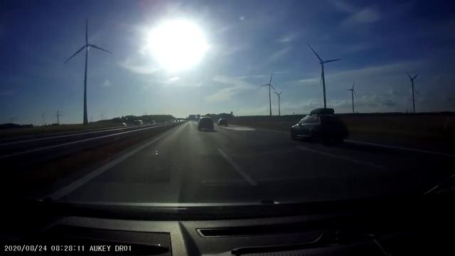 Mercedes B180, 60 Kmh to 180 kmh in Berliner Autobahn A10 смотреть онлайн