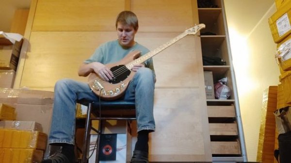Обзор звука китайской реплики бас-гитары Musicman StingRay 4 струны ясень