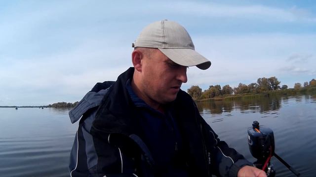 Классная осенняя плотва на Днепре. смотреть онлайн