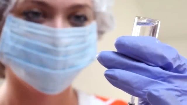 Женщина не перестаёт кричать от ужаса, когда видит кого она родила! смотреть онлайн