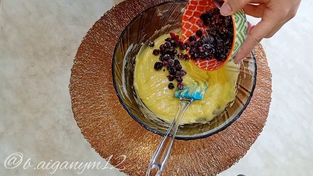 Ягодный ПИРОГ. Пирог без миксера. Простой пирог. Казакша рецепт. смотреть онлайн